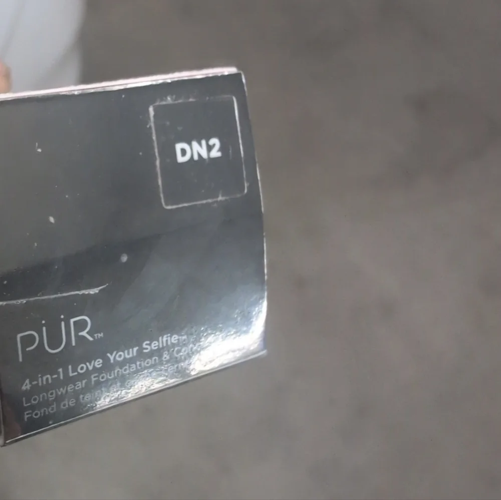 4-in-1 Love Your Selfie Longwear Foundation & Concealer -DN2 Nutmeg